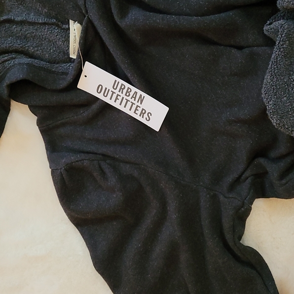 NWT Urban Outfitters Dark Gray Ruffle Super Soft Cozy Casual Hoodie Medium - Picture 11 of 13
